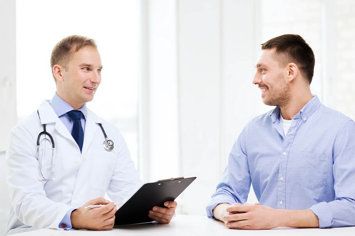 What to Expect_ Partial Hospitalization Program Average Length of Stay doctor explaining to client what to expect for partial hospitalization program average length of stay